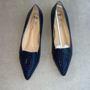 New w/o box Bellini “Flora” blue textured pointy toe slip on flats